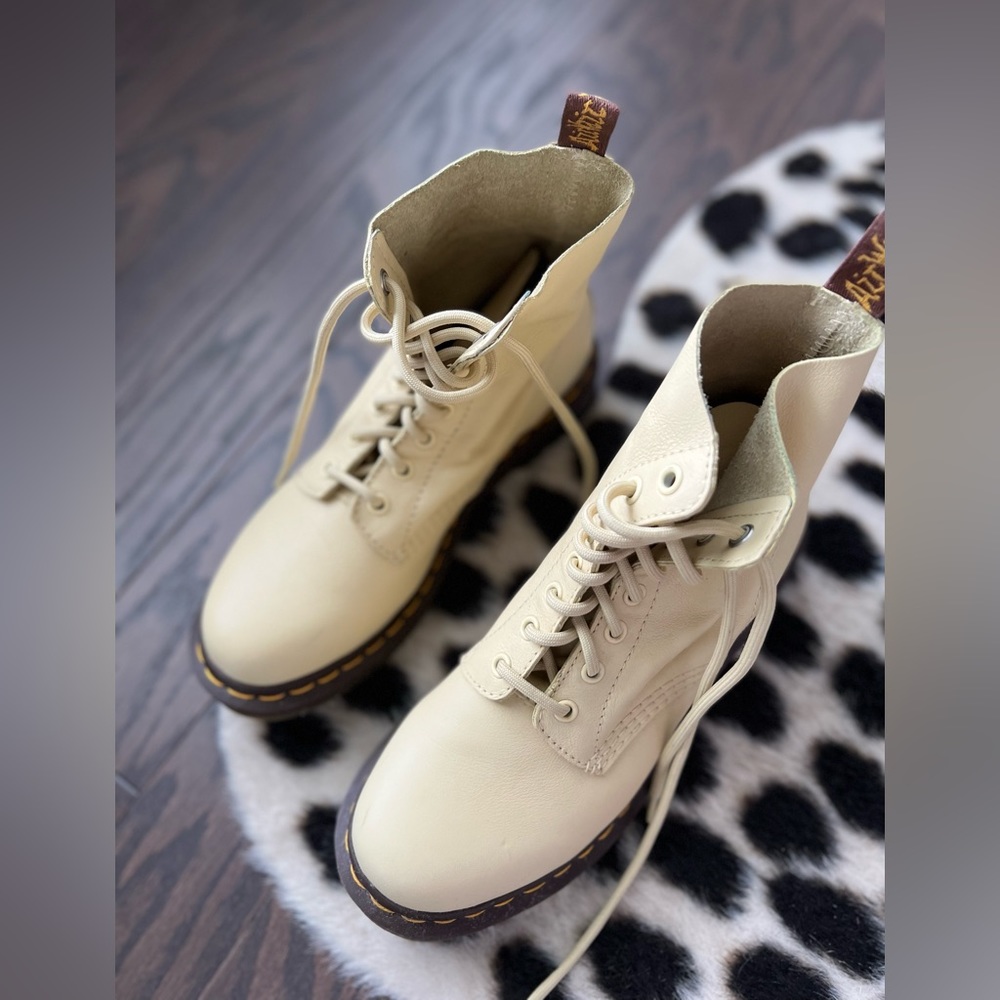 1460 Pasquel Boots size 8 US buttercup yellow - Picture 5 of 6